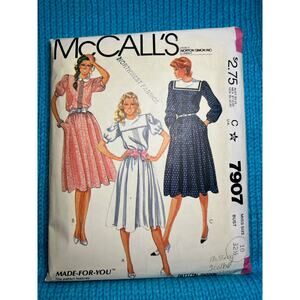 McCalls Sewing patterns 7907 Dress pleat front square collar 1980s size 10